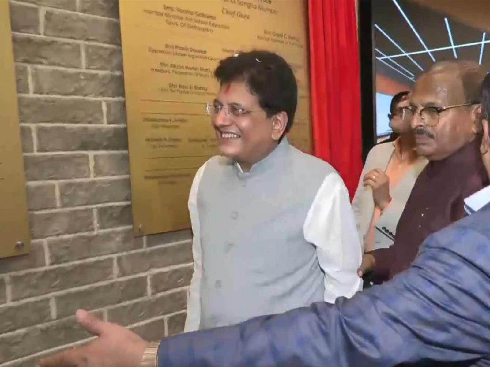 Union Minister Piyush Goyal inaugurates IB and CBSE school (Photo/ANI)
