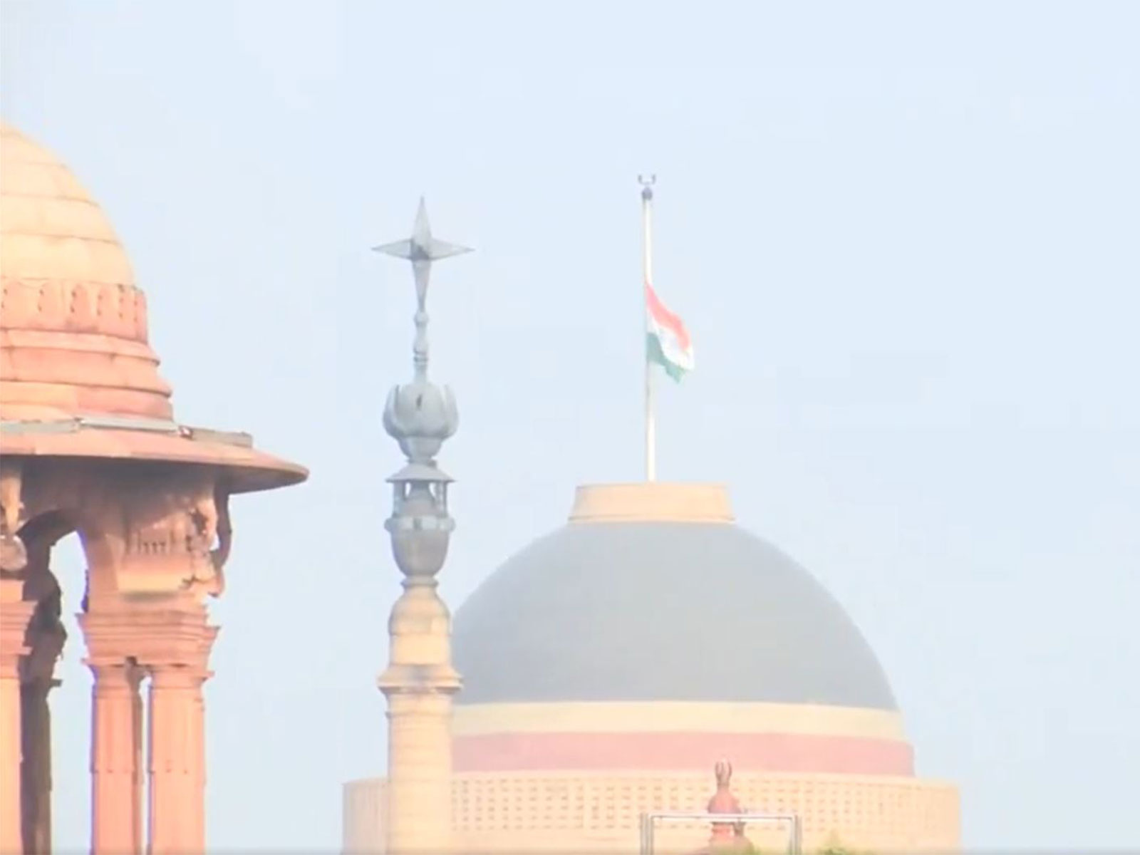 The national flag flies at half-mast atop Rashtrapati Bhavan in New Delhi as India observes a one-day national mourning following the passing of Qatar's former Emir, Sheikh Hamad bin Khalifa Al-Thani. (Photo/ANI)