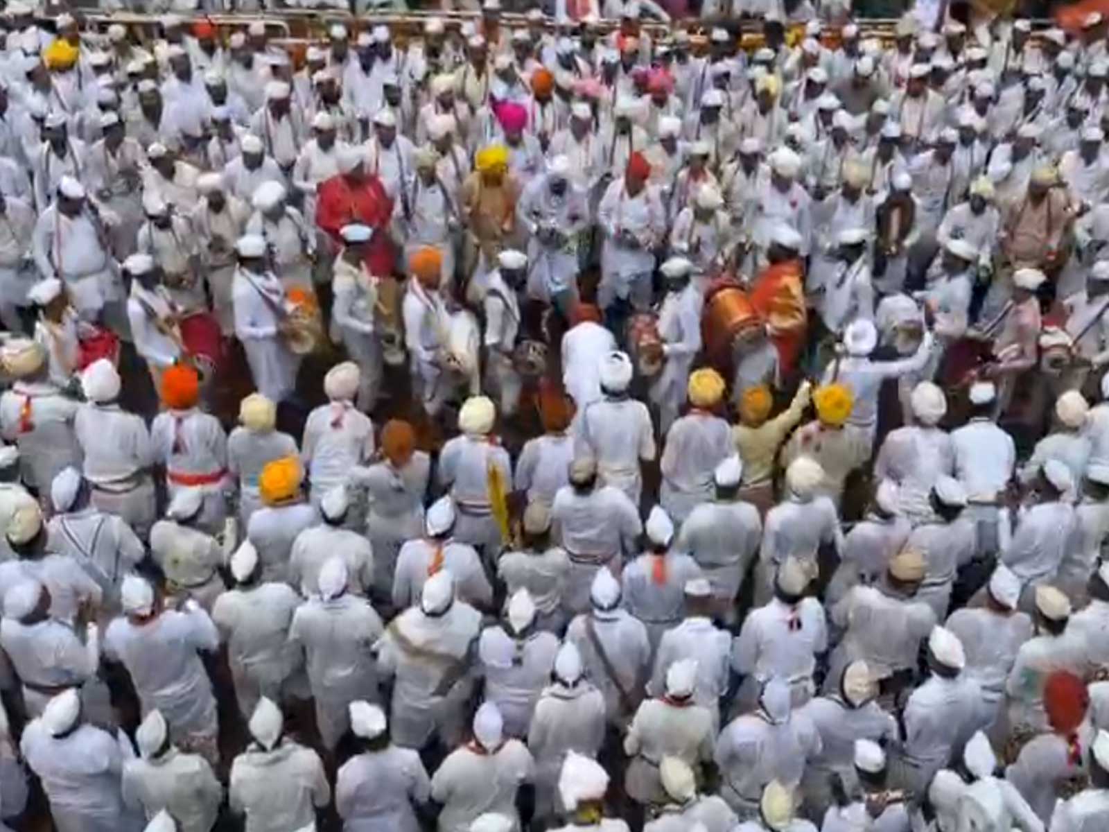A Warkari procession in Maharashrata (Fhoto/ANI) A Warkari procession in Maharashrata (Fhoto/ANI)