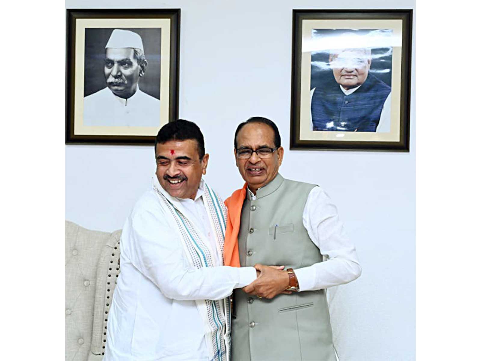 West Bengal Chief Minister Suvendu Adhikari and Union Minister Shivraj Singh Chouhan (Photo/ANI) West Bengal Chief Minister Suvendu Adhikari and Union Minister Shivraj Singh Chouhan (Photo/ANI)