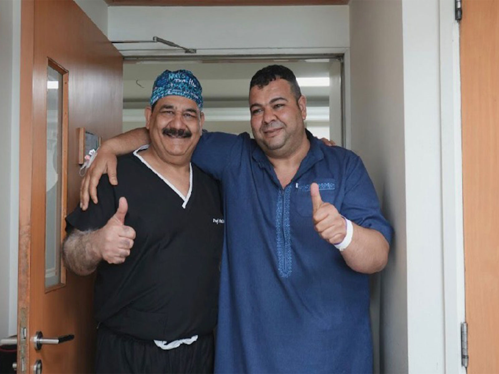 Dr Anil Arora with patient Ahmed Abdulmueen Kadhim (Photo/ANI)