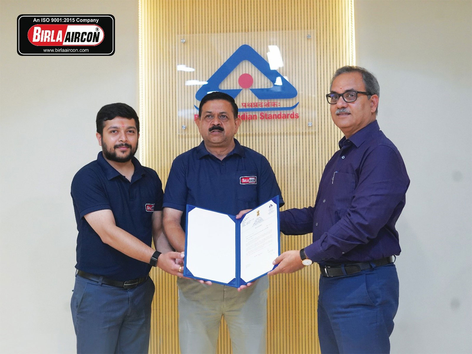 (RโL): Shri. Sanjay Garg, Director General, Bureau of Indian Standards (BIS); Mr. Praveen Kumar Jain, Managing Director, BIRLAAIRCON; and Mr. Pratyaksh Jain, Director, BIRLAAIRCON, during the presentation of the Certificate of Appreciation to BIRLAAIRCON (RโL): Shri. Sanjay Garg, Director General, Bureau of Indian Standards (BIS); Mr. Praveen Kumar Jain, Managing Director, BIRLAAIRCON; and Mr. Pratyaksh Jain, Director, BIRLAAIRCON, during the presentation of the Certificate of Appreciation to BIRLAAIRCON