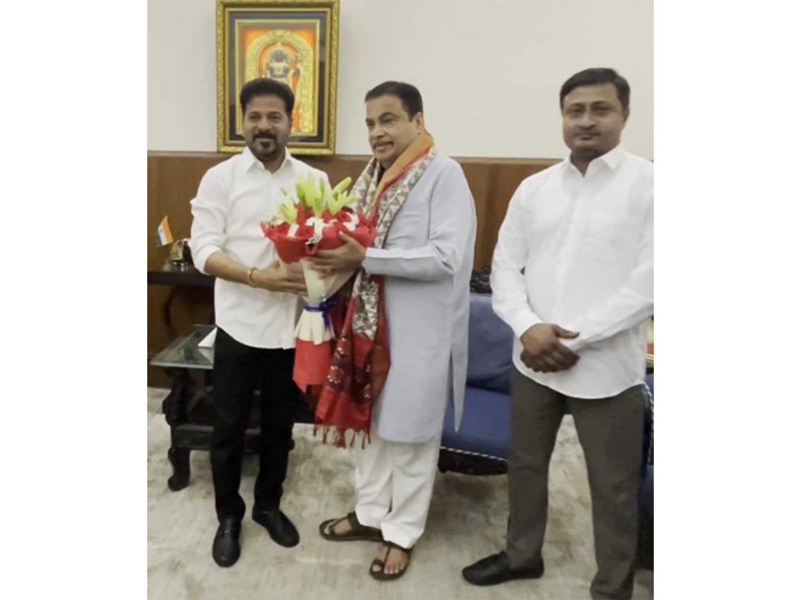 Telangana CM Revanth Reddy meeting Union Minister Nitin Gadkari (Photo/X/ @nitin_gadkari)