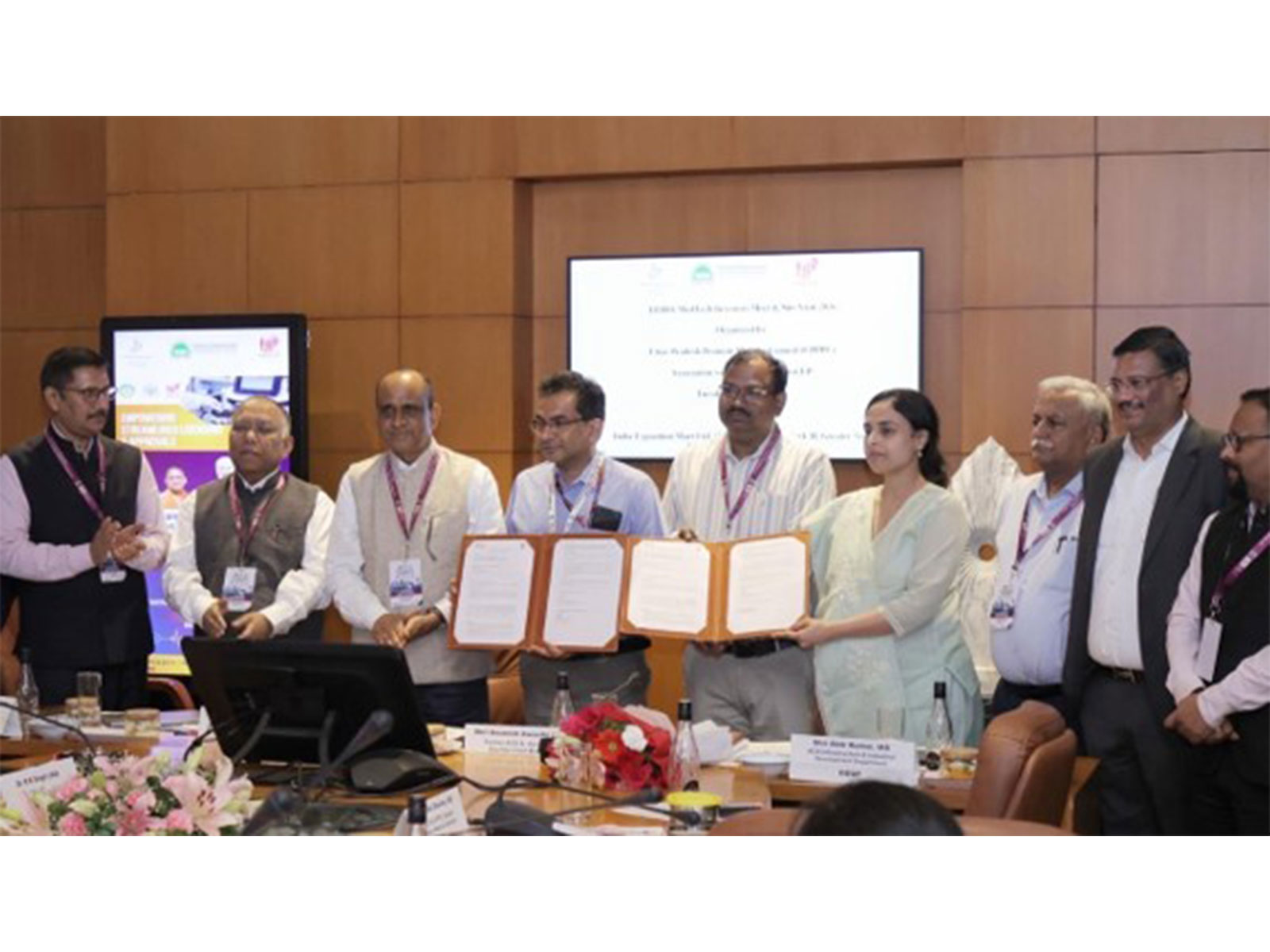 IPC signs MoU with UPPPC  to strengthen quality, innovation, and regulatory excellence in healthcare (Photo/PIB)