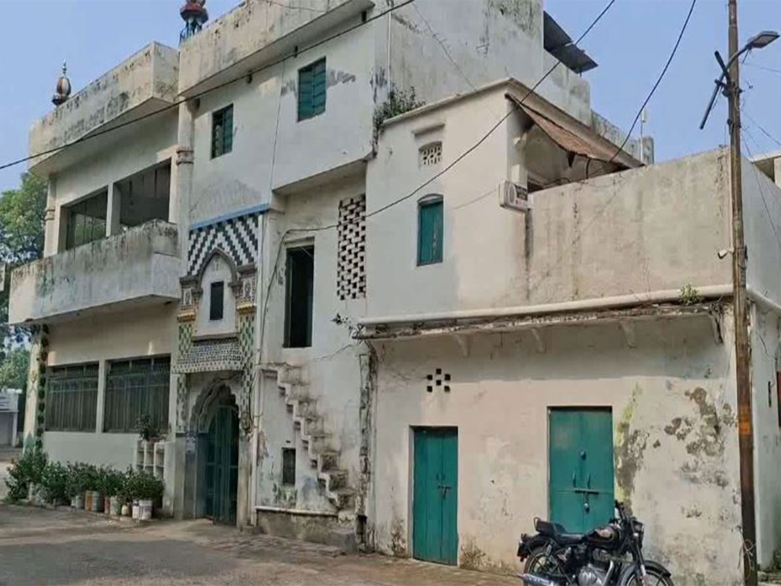 Court orders eviction of the mosque from the government land in the Collectorate premises (Photo/ANI)