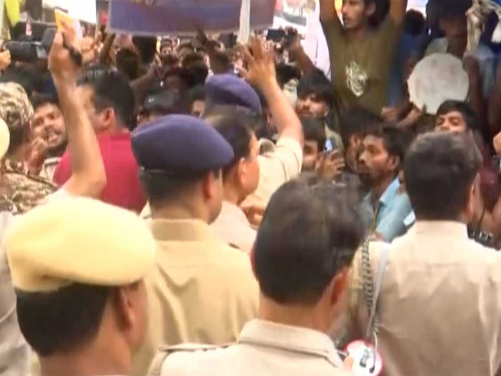CJP activists protest Police action at Jantar Mantar (Photo/ANI) CJP activists protest Police action at Jantar Mantar (Photo/ANI)