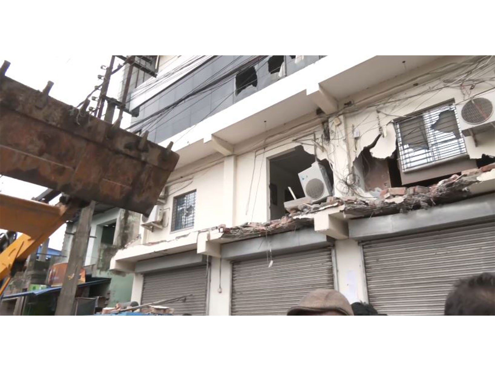 Anti-encroachment drive at Abhishek Banerjee's office in Amtala (Photo/ANI) Anti-encroachment drive at Abhishek Banerjee's office in Amtala (Photo/ANI)