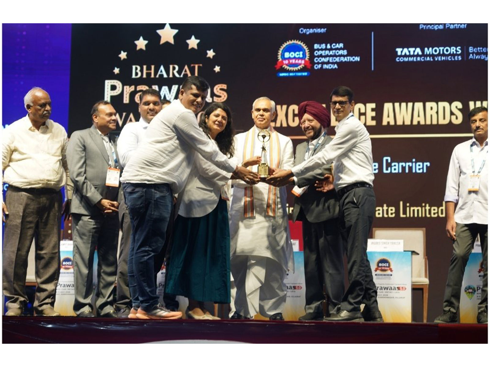Ahmedabad operator honoured by Gujarat Governor Acharya Devvrat at India's biggest public transport show; Jalpa Jain, BOCI Naari VP (West), addresses the national stage