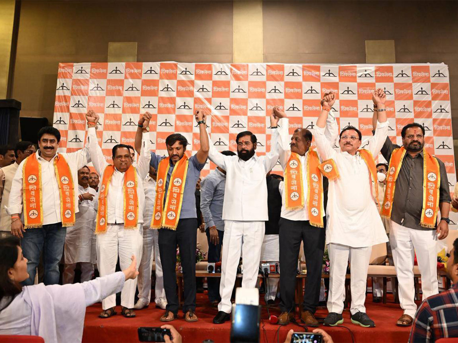 Six Shiv Sena (UBT) rebel MPs merge with Eknath Shinde-led Shiv Sena (File photo/ANI) Six Shiv Sena (UBT) rebel MPs merge with Eknath Shinde-led Shiv Sena (File photo/ANI)