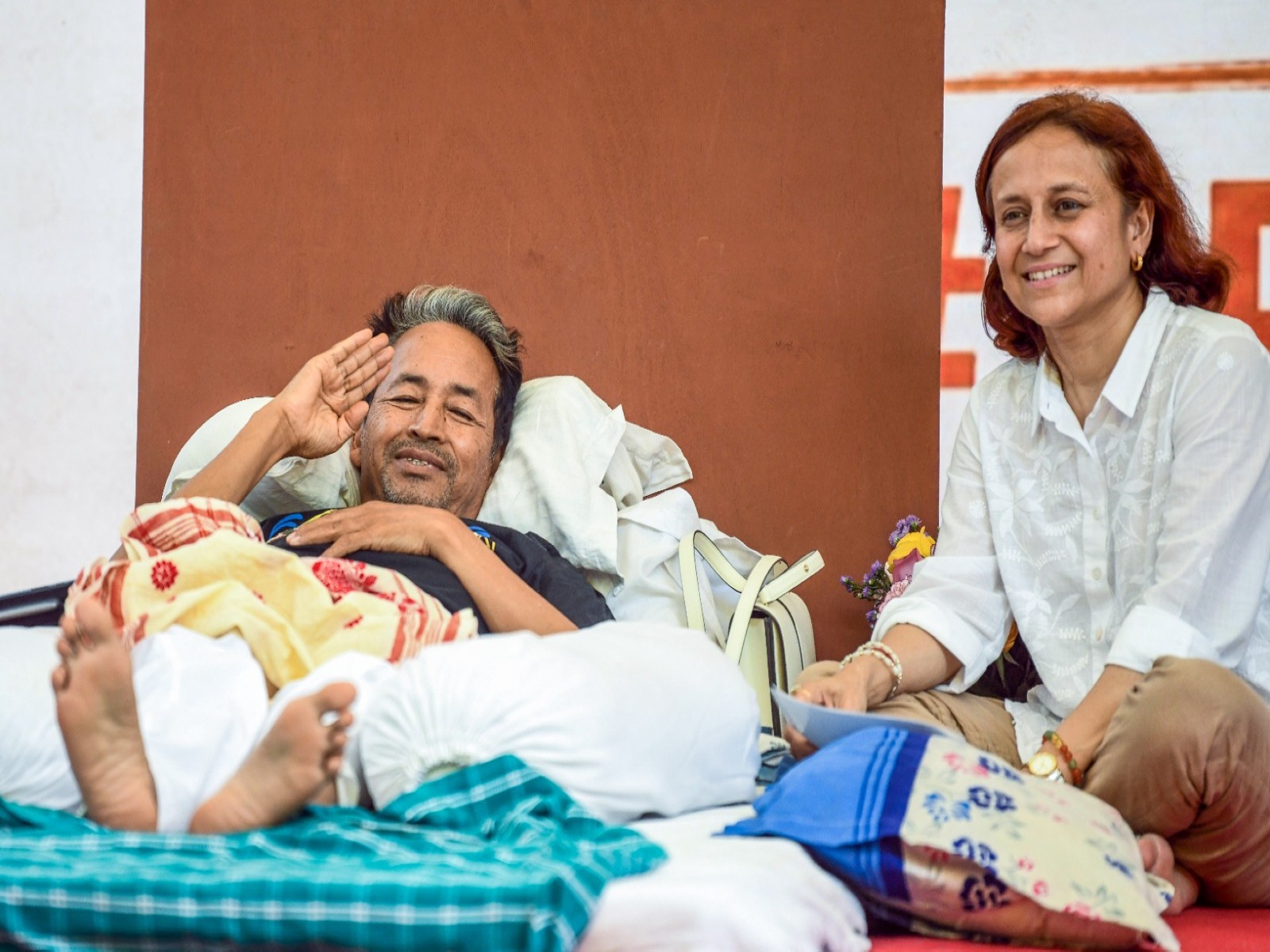 Sonam Wangchuk along with his wife Gitanjali Angmo at Jantar Mantar (File Photo/ANI) Sonam Wangchuk along with his wife Gitanjali Angmo at Jantar Mantar (File Photo/ANI)