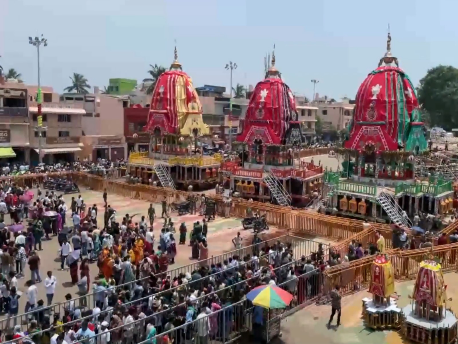 Devotees gathered to offer prayers at Gundicha temple (Photo/ANI)