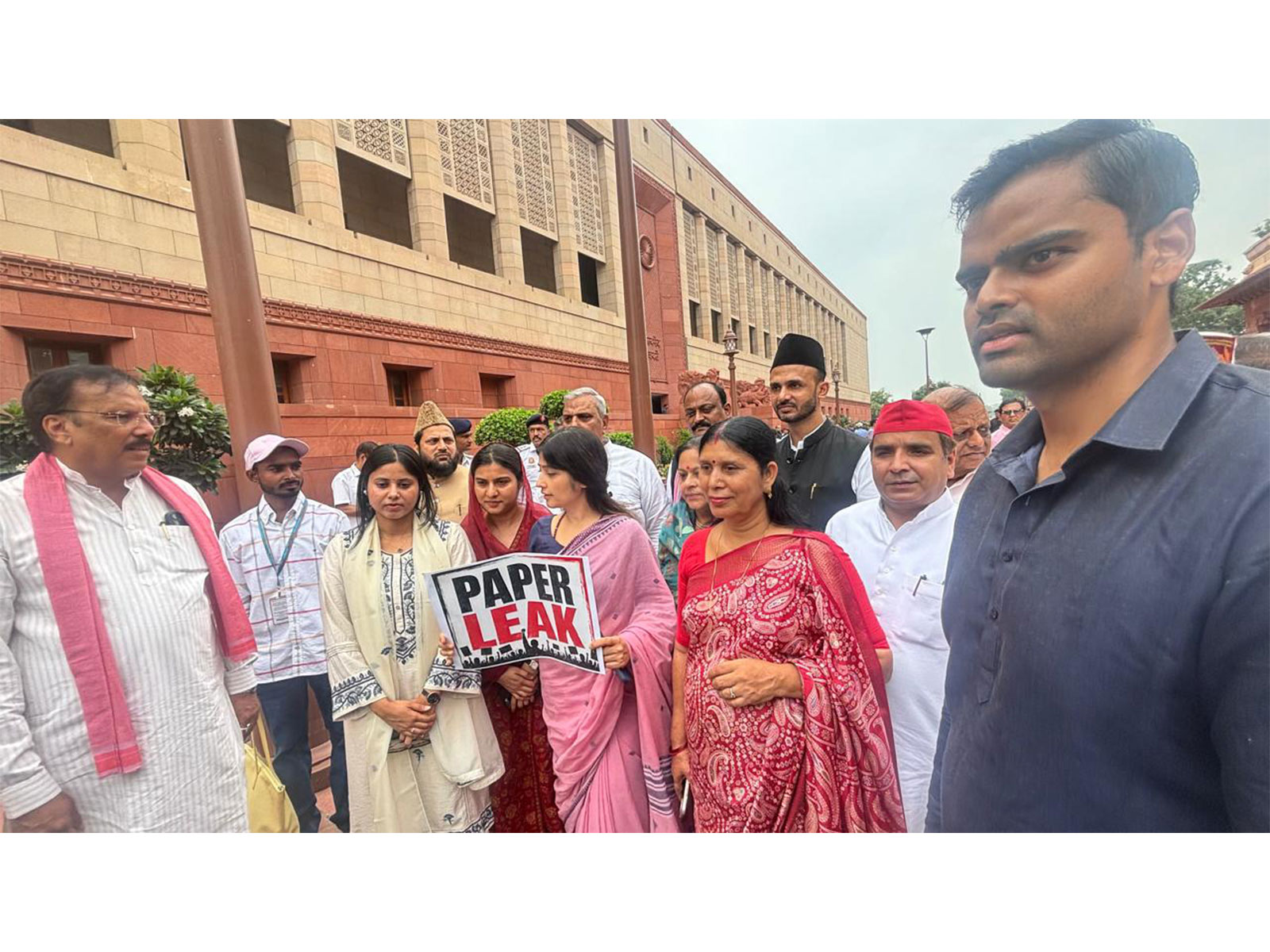 SP leaders protesting outside Parliament (Photo/ANI)