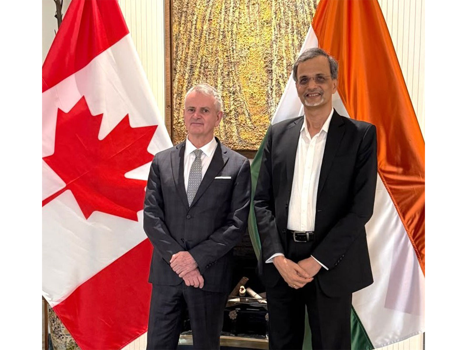 Indiaโs Chief Economic Adviser V. Anantha Nageswaran with Canadian High Commissioner Christopher Cooter (Photo/@CanadainIndia) Indiaโs Chief Economic Adviser V. Anantha Nageswaran with Canadian High Commissioner Christopher Cooter (Photo/@CanadainIndia)