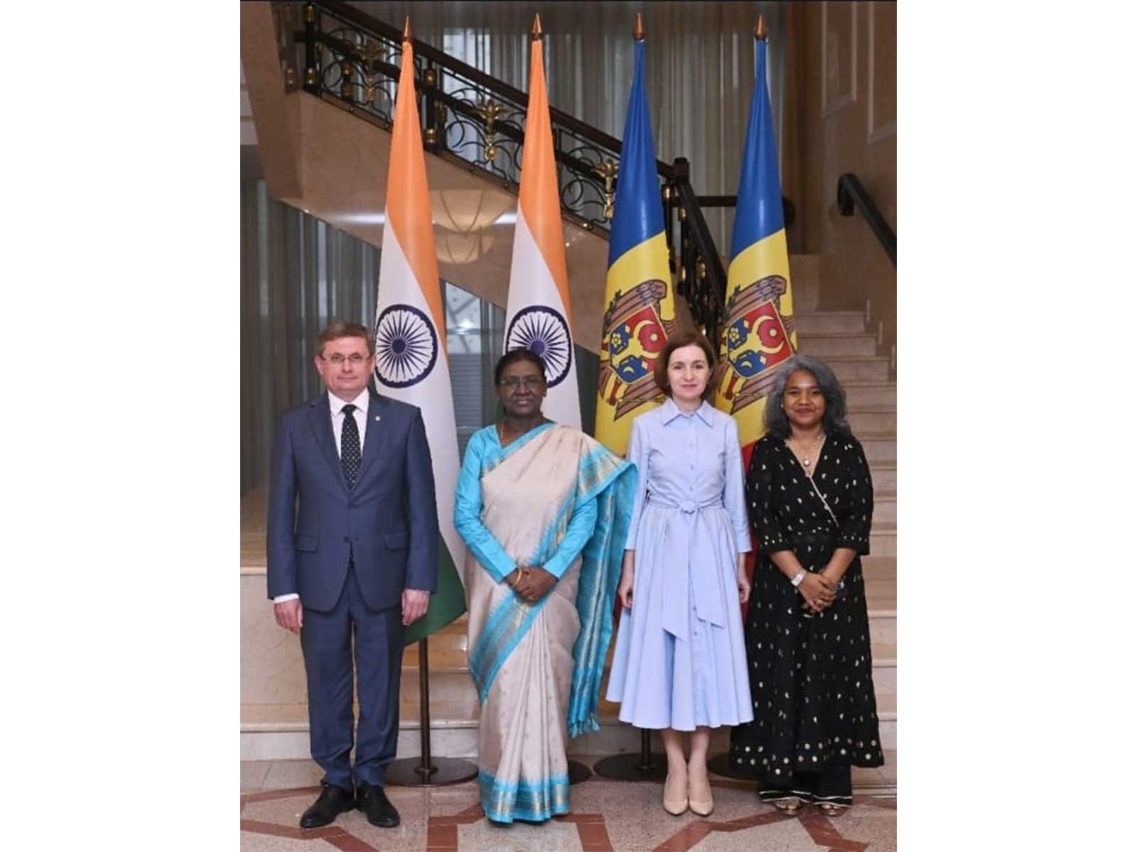 President Droupadi Murmu attends banquet hosted in her honour by Moldovian President Maia Sandu (Photo/X@rashtrapatibhvn) President Droupadi Murmu attends banquet hosted in her honour by Moldovian President Maia Sandu (Photo/X@rashtrapatibhvn)