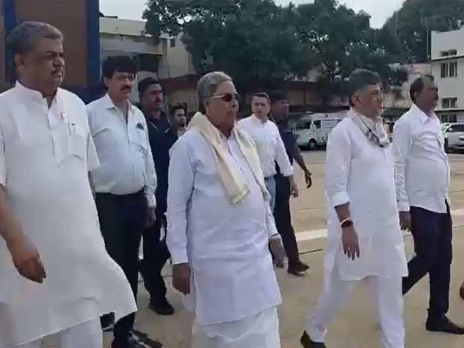 Karnataka Chief Minister DK Shivakumar, former CM Siddaramaiah, and KPCC president BK Hariprasad (Photo/Siddaramaiah's Office)