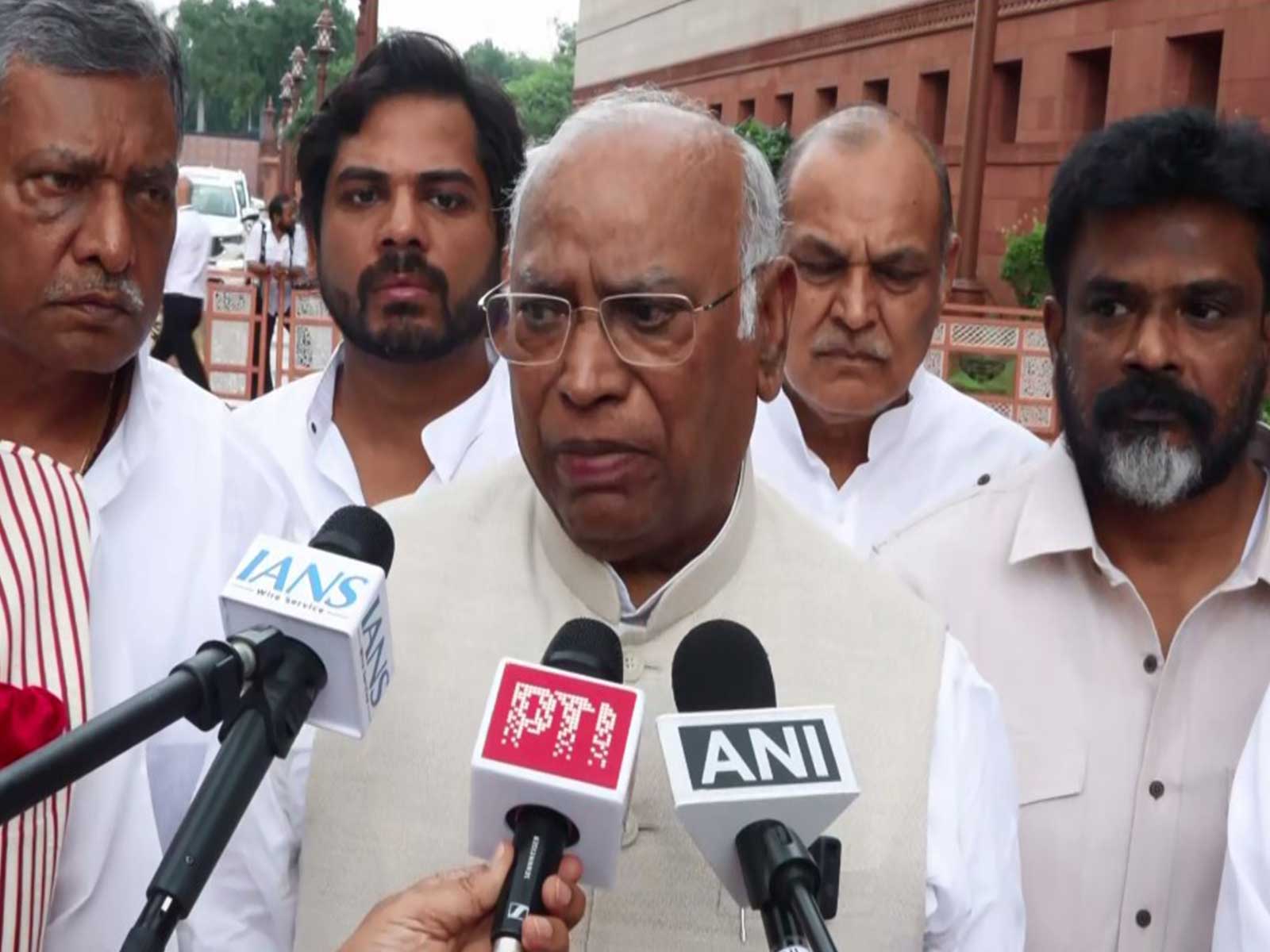Congress chief Mallikarjun Kharge (Photo/ANI) Congress chief Mallikarjun Kharge (Photo/ANI)