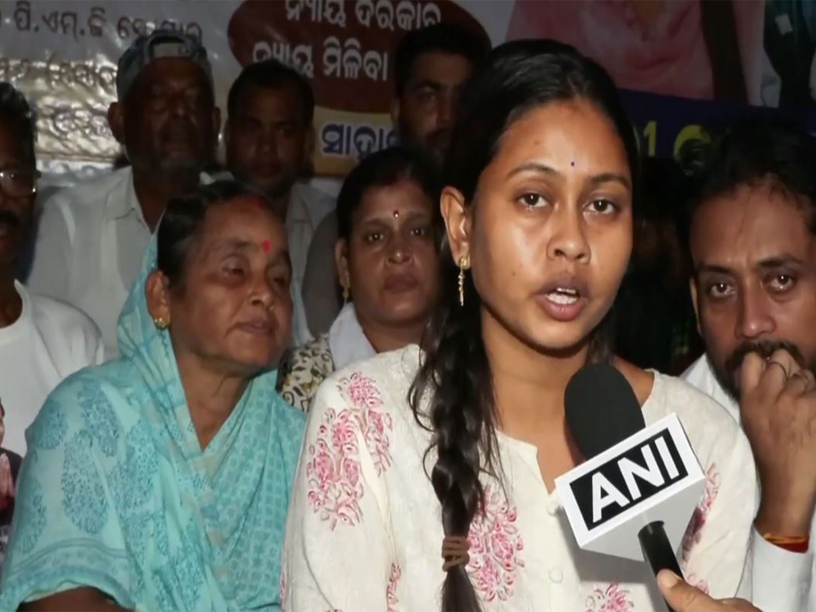 Sarpanch of Tikhiri Gram Panchayat Chameli Ojha (Photo/ANI)