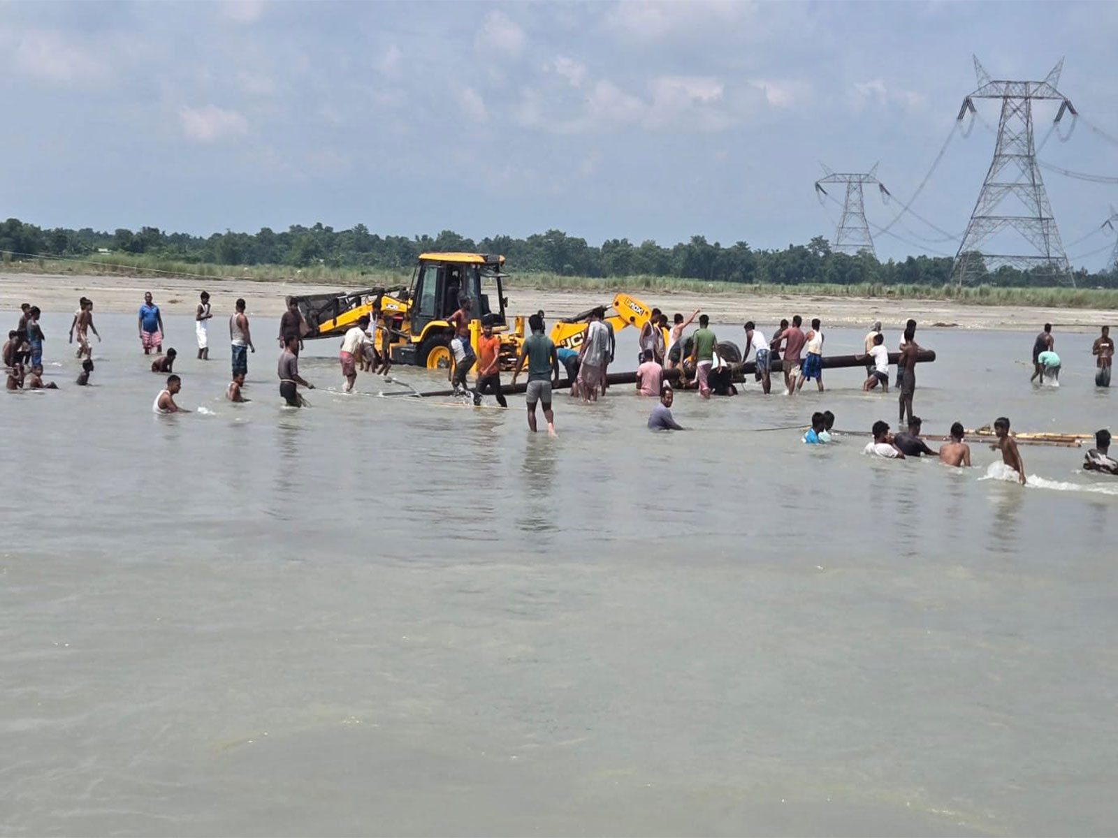 Relief Operations continue in Assam (File Photo/@himantabiswa) Relief Operations continue in Assam (File Photo/@himantabiswa)