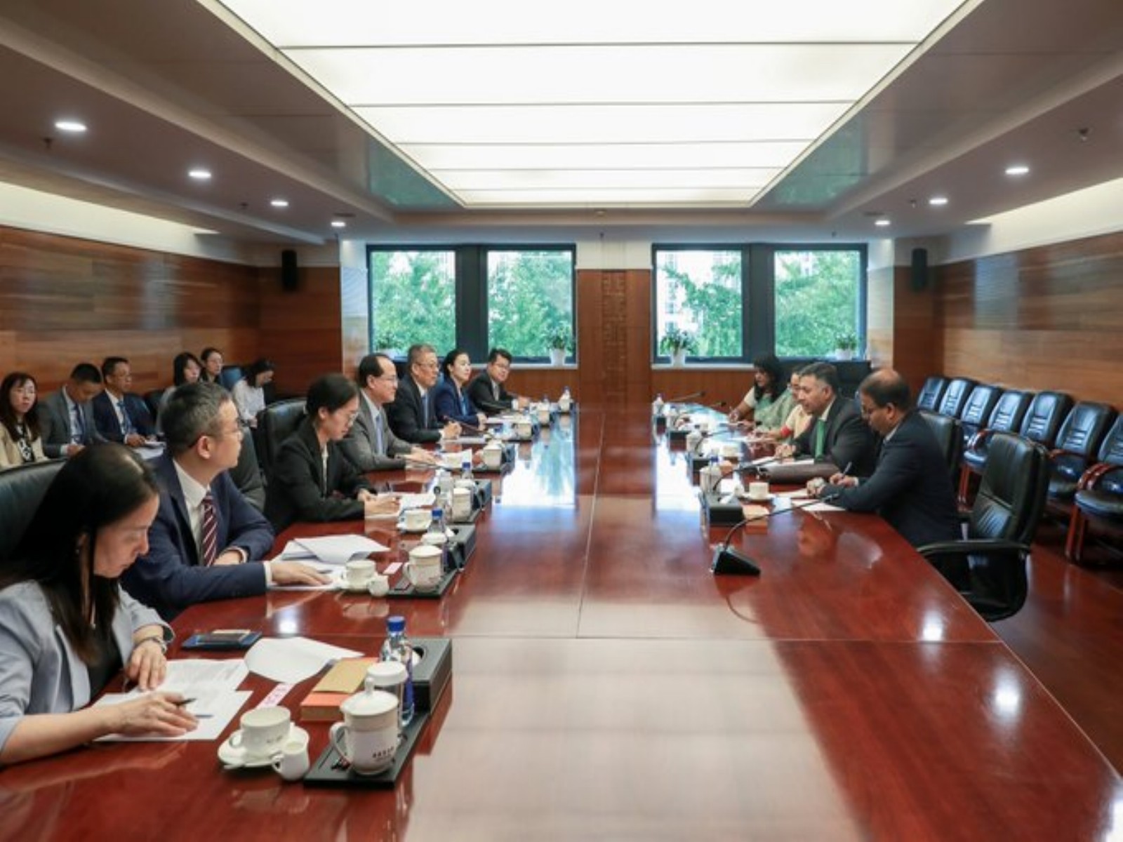 Indian Ambassador to China Vikram Doraiswami meets Yan Dong, Vice Minister and Member of the Communist Party of China Leadership Group of the Ministry of Commerce, in Beijing. (Photo: X/@EOIBeijing) Indian Ambassador to China Vikram Doraiswami meets Yan Dong, Vice Minister and Member of the Communist Party of China Leadership Group of the Ministry of Commerce, in Beijing. (Photo: X/@EOIBeijing)