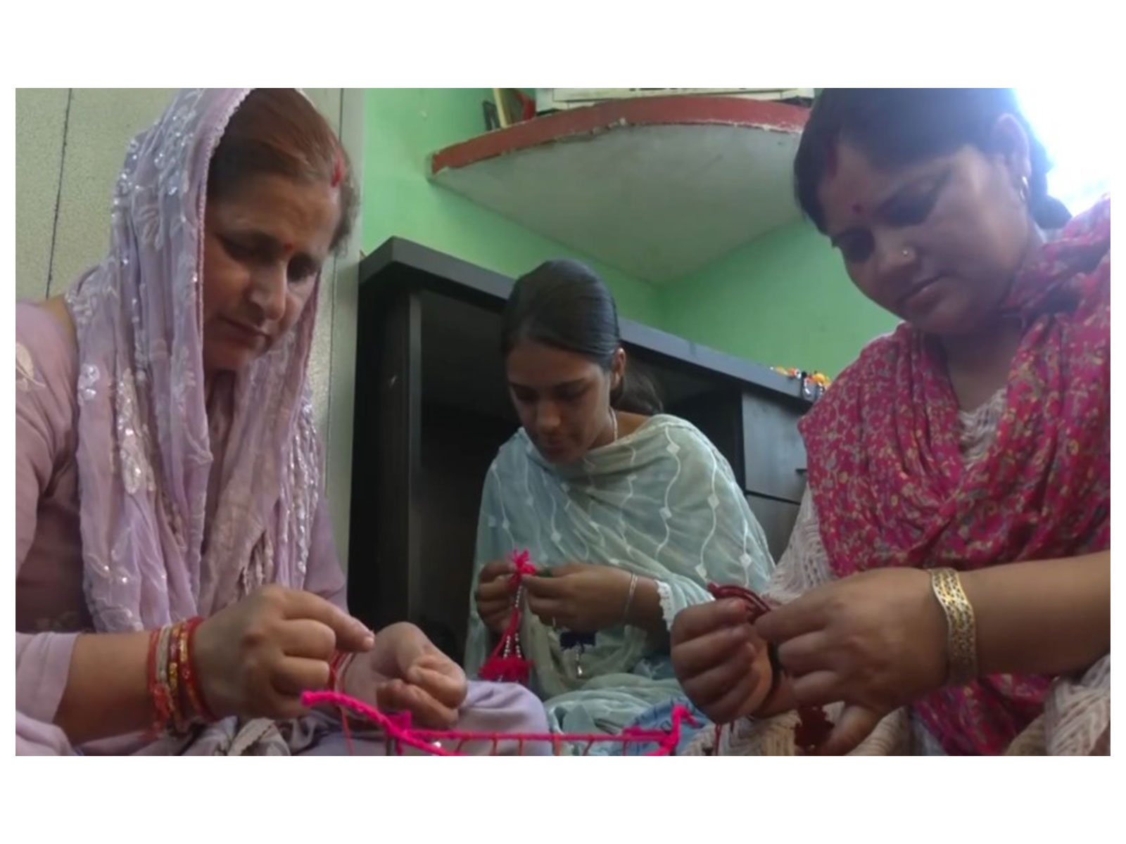 Woman working collaboratively under Umeed scheme. (Photo/ANI)