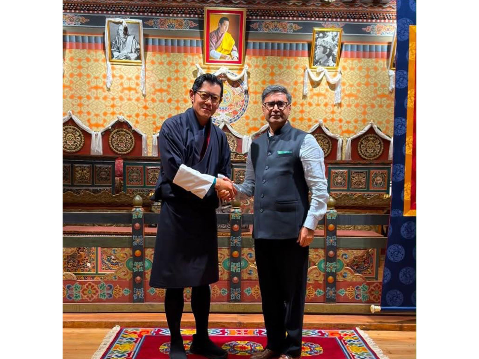 Foreign Secretary Vikram Misri with His Majesty the King of Bhutan Jigme Khesar Namgyel Wangchuck (Photo/X/@Indiainbhutan)
