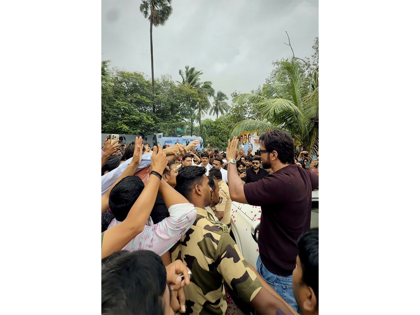 Sonu Sood with fans (Photo/X@SonuSood)