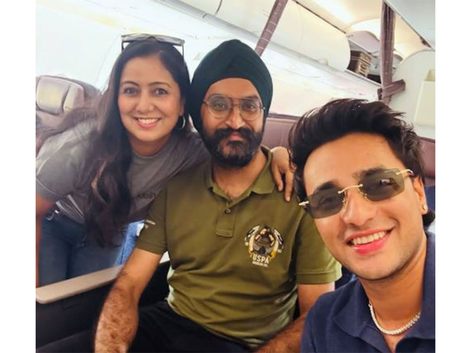 Singer Harshdeep Kaur and her husband Mankeet met cricketer Abhishek Sharma (Image source: Instagram@harshdeepkaurmusic)