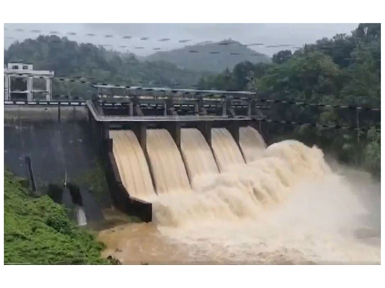 KSEB opens Kallarkutty Dam shutters after reservoir reaches maximum capacity in Idukki (Photo/ANI) KSEB opens Kallarkutty Dam shutters after reservoir reaches maximum capacity in Idukki (Photo/ANI)