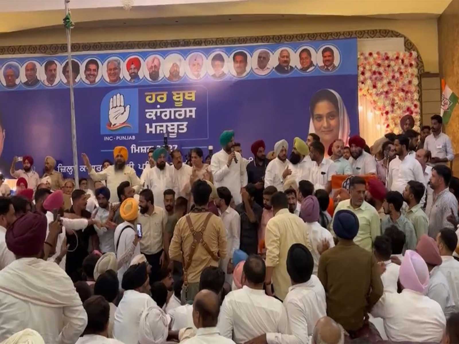 Slogans raised as Punjab Congress chief takes stage (Photo/ANI)