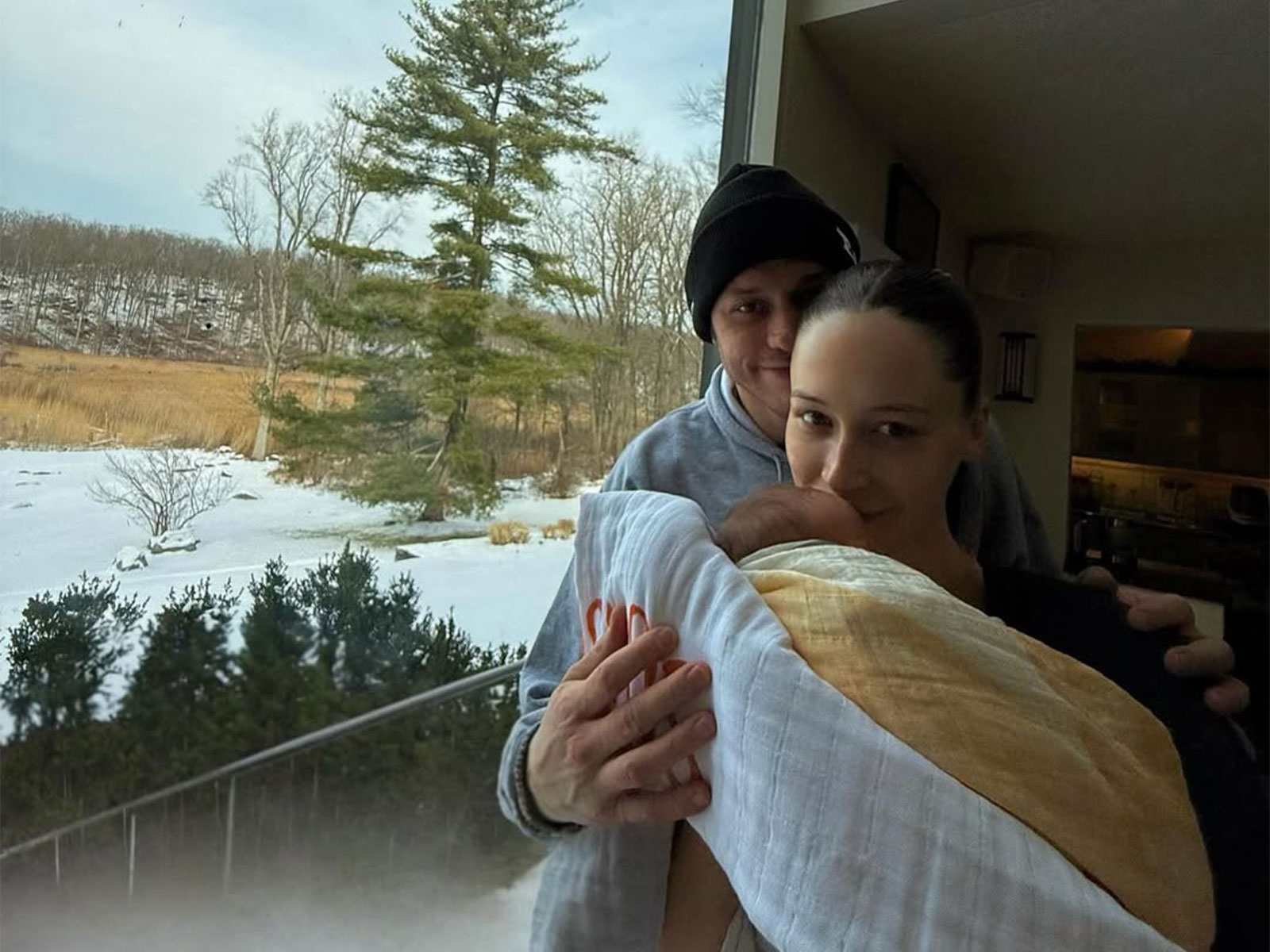 Pete Davidson and Elsie Hewitt (Photo/Instagram@elsie)