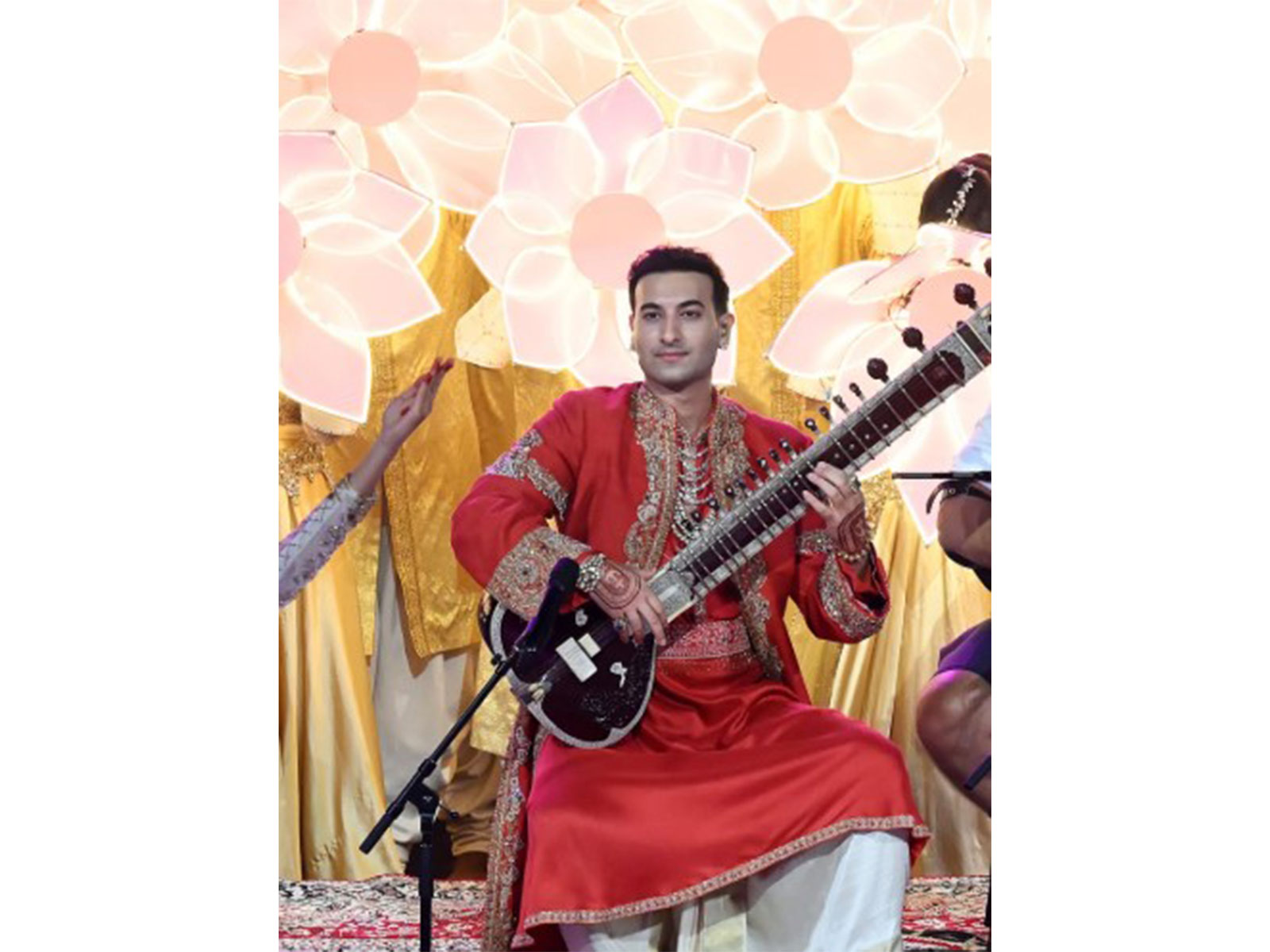 Sitarist Rishab Rikhiram Sharma (Image source: Instagram@rishabsmusic)