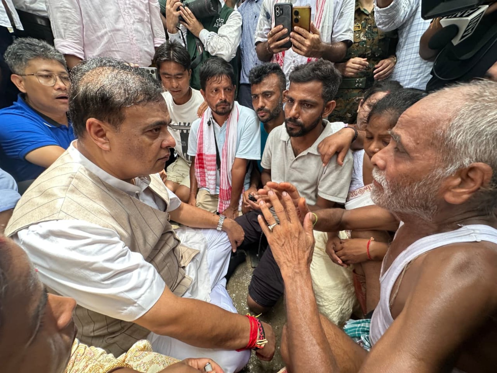 Assam CM Himanta Biswa Sarma interacts with flood victims (Photo: X/@himantabiswa)