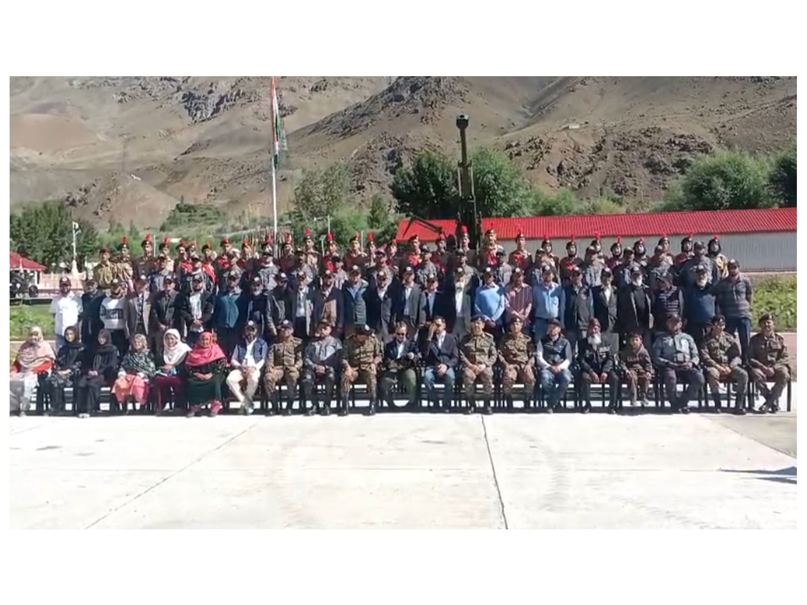 Artillery Regiment flags off motorcycle expedition from Drass (Photo/Release)