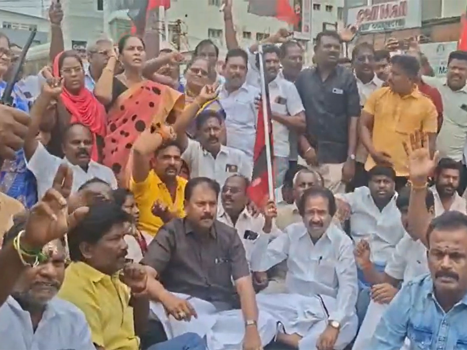DMK leaders protest in Tiruchirappalli (Photo/ANI) DMK leaders protest in Tiruchirappalli (Photo/ANI)