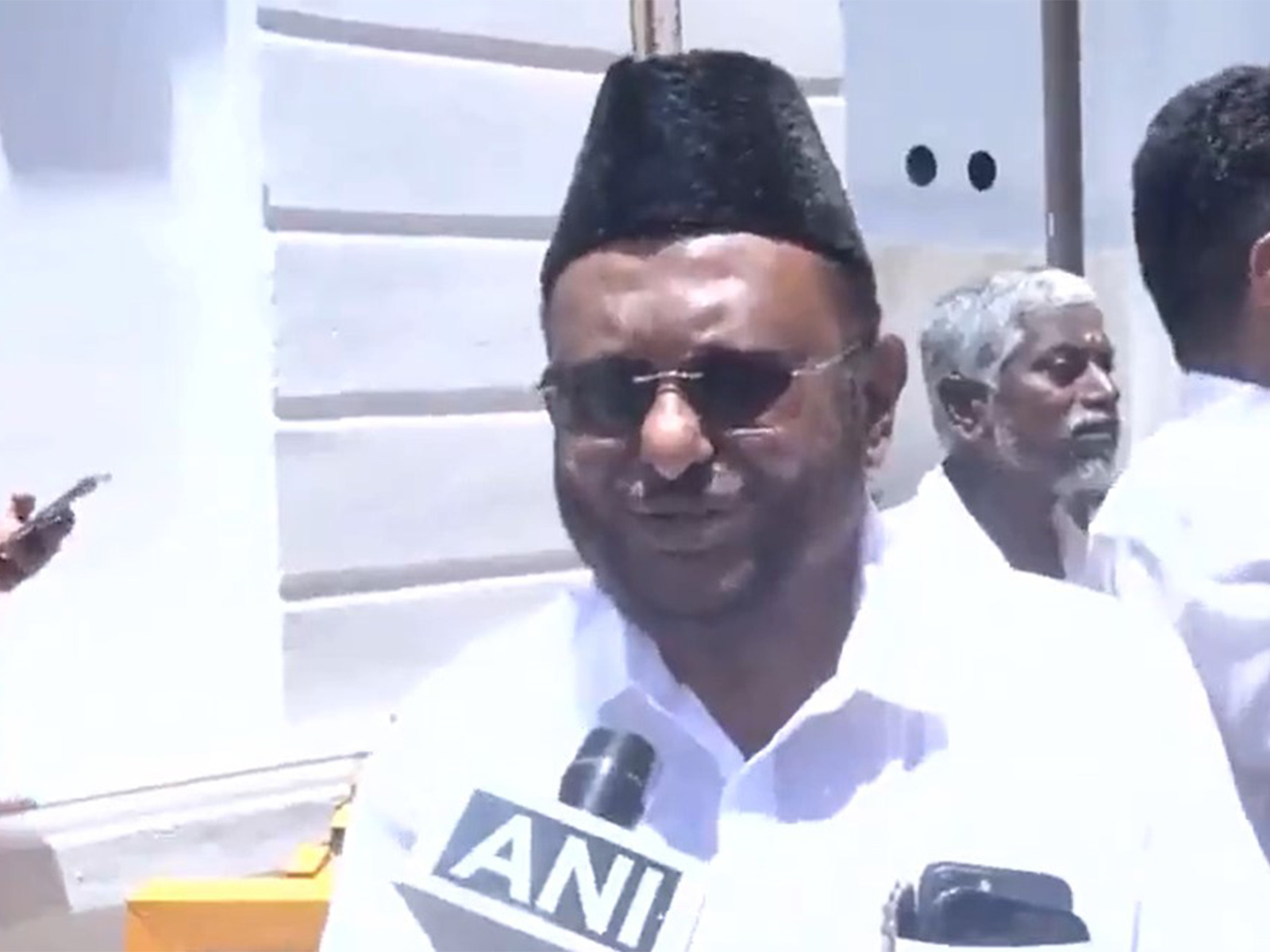 Manithaneya Makkal Katchi (MMK) MLA MH Jawahirullah (Photo/ANI) Manithaneya Makkal Katchi (MMK) MLA MH Jawahirullah (Photo/ANI)