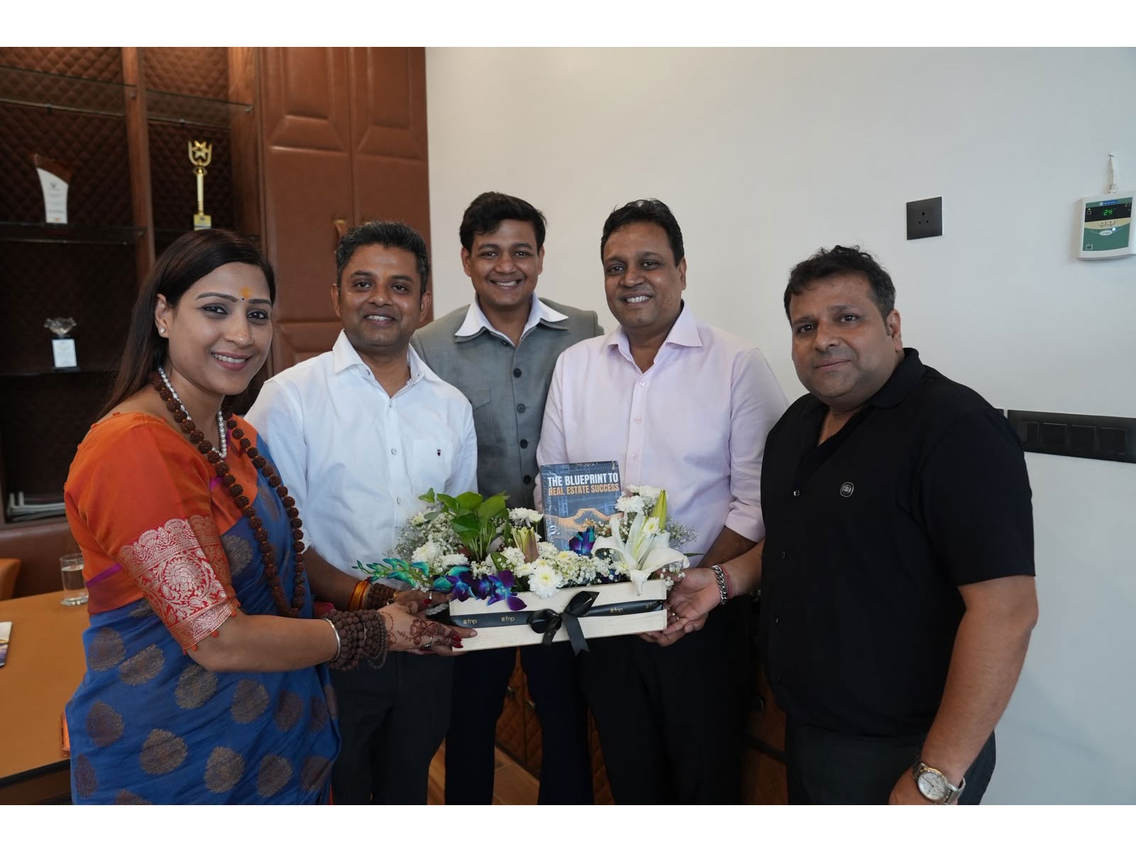 Sameer Gupta, Director, Shikhar Realty Services Pvt. Ltd., with investors at the ‘Gateway to Office’ initiative