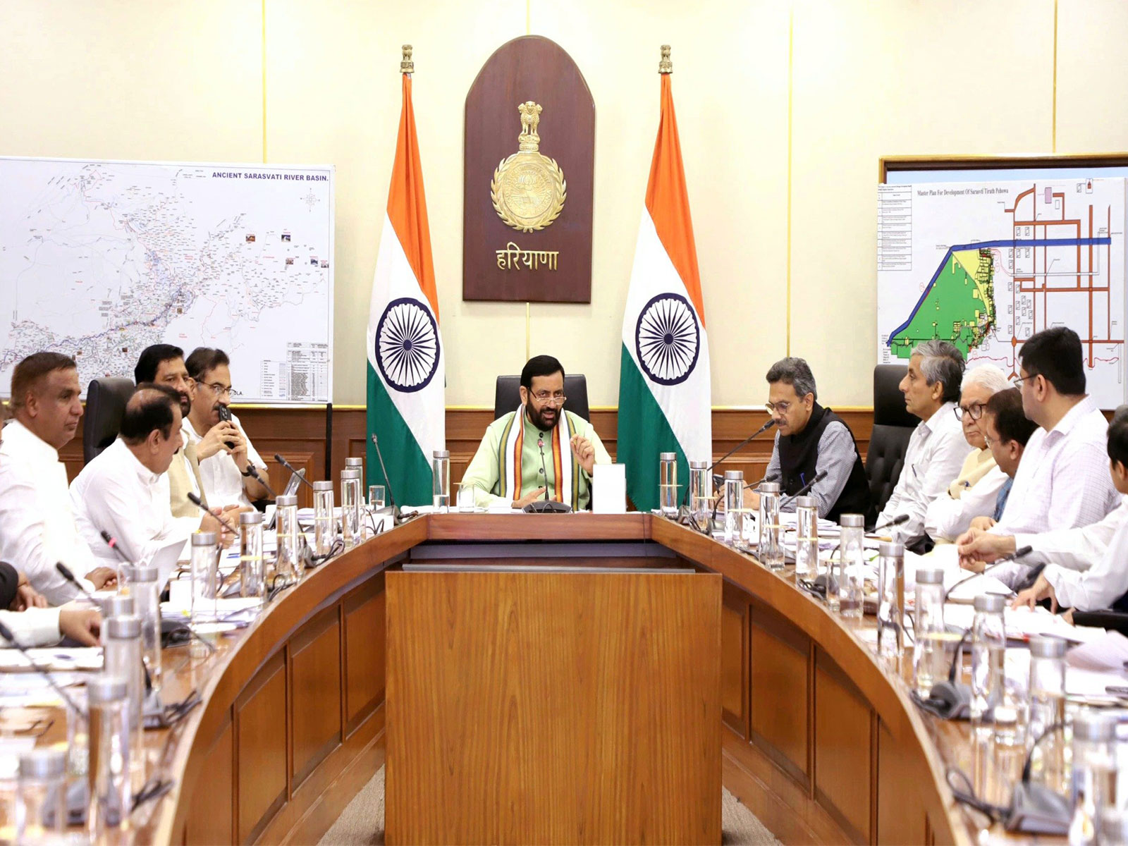 Haryana CM Nayab Singh Saini chairing meeting (Photo: x/@cmohry)
