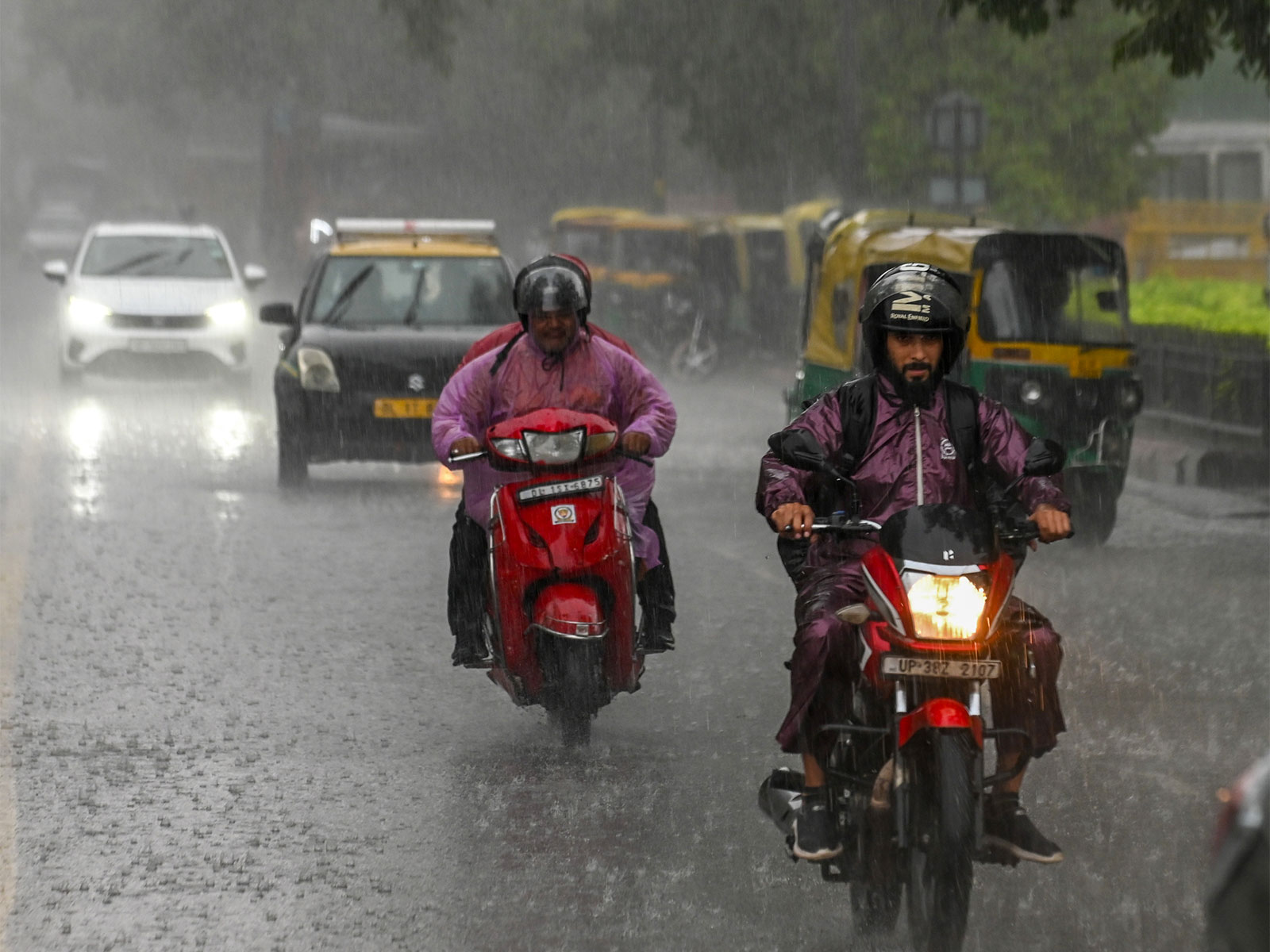 Early morning showers lash parts of Delhi-NCR on Thursday (PhotoANI)
