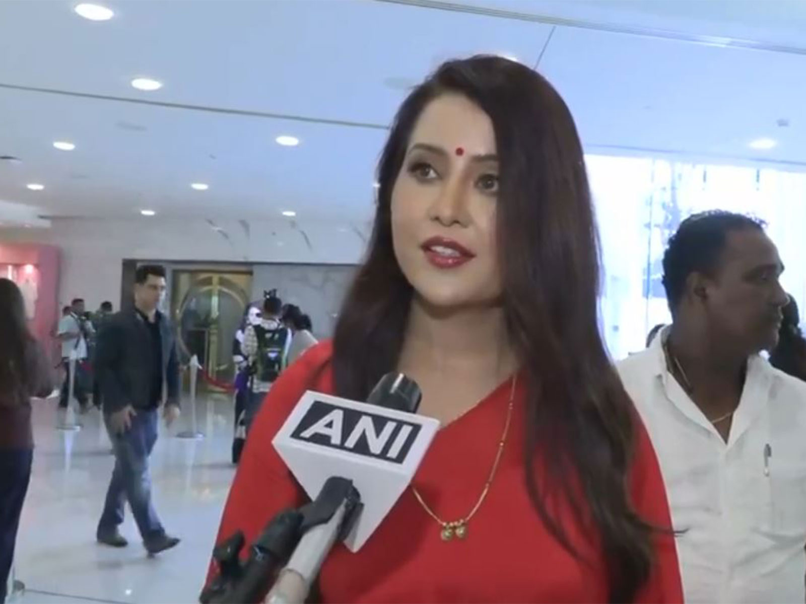 Maharashtra Chief Minister Devendra Fadnavis's wife, Amruta Fadnavis (Photo/ANI)