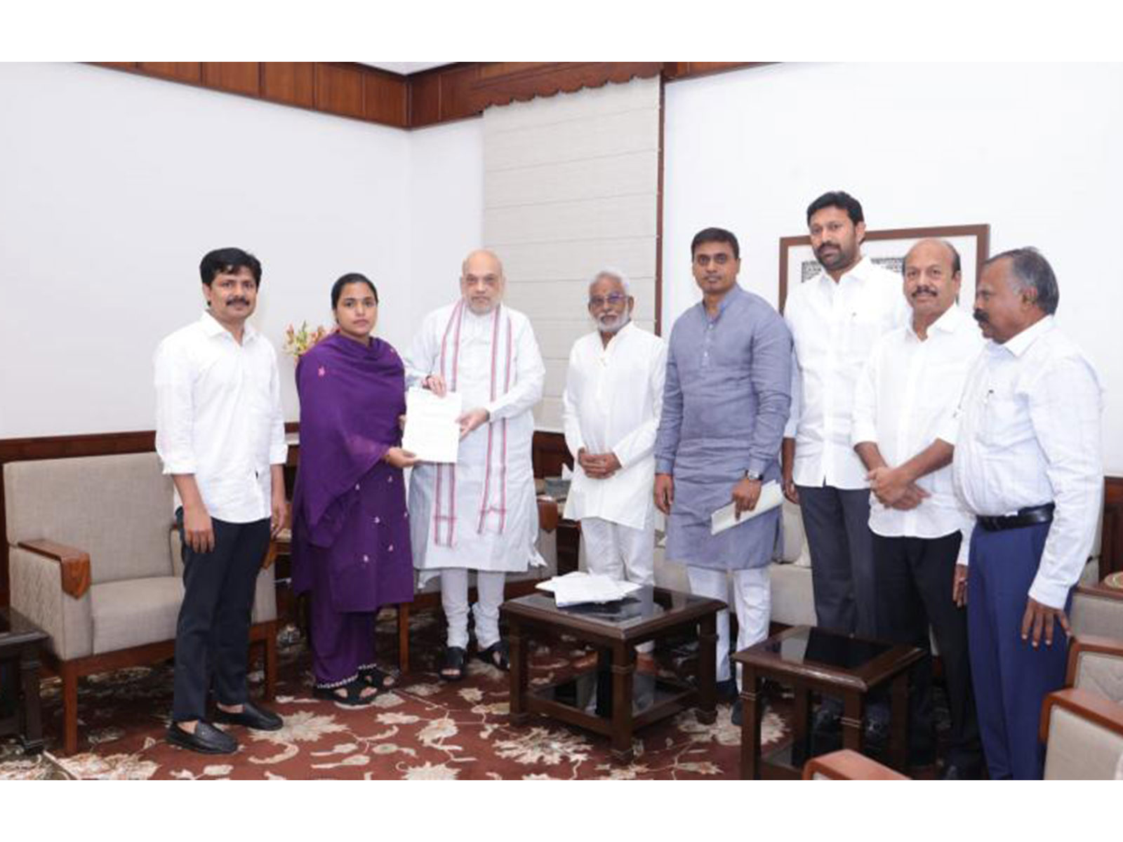 Delegation of YSR Congress Party Members of Parliament met Union Home Minister Amit Shah (Photo/ysrcongress) Delegation of YSR Congress Party Members of Parliament met Union Home Minister Amit Shah (Photo/ysrcongress)