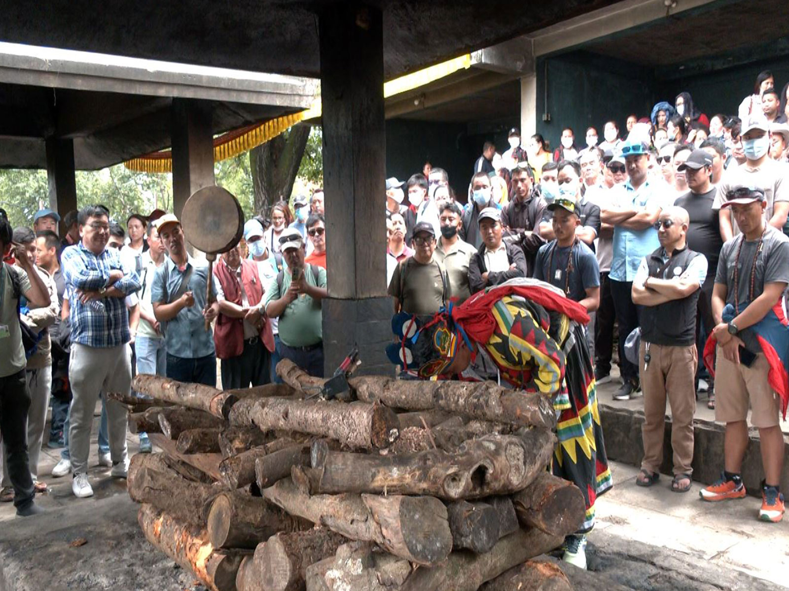 Last rites of Nepali mountaineer Pur Bahadur Gurung (Yukta) being performed at Swayambhu in Kathmandu. (Photo/ANI) Last rites of Nepali mountaineer Pur Bahadur Gurung (Yukta) being performed at Swayambhu in Kathmandu. (Photo/ANI)