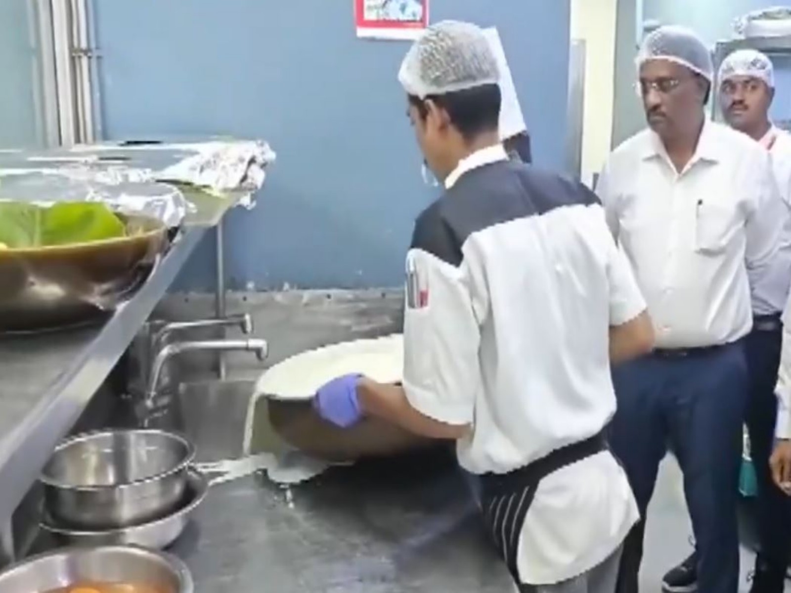 Karnataka Food Safety Wing conducts drive at Bengaluru hotels (Photo/Food Safety and Drug Administration Department, Bengaluru) Karnataka Food Safety Wing conducts drive at Bengaluru hotels (Photo/Food Safety and Drug Administration Department, Bengaluru)