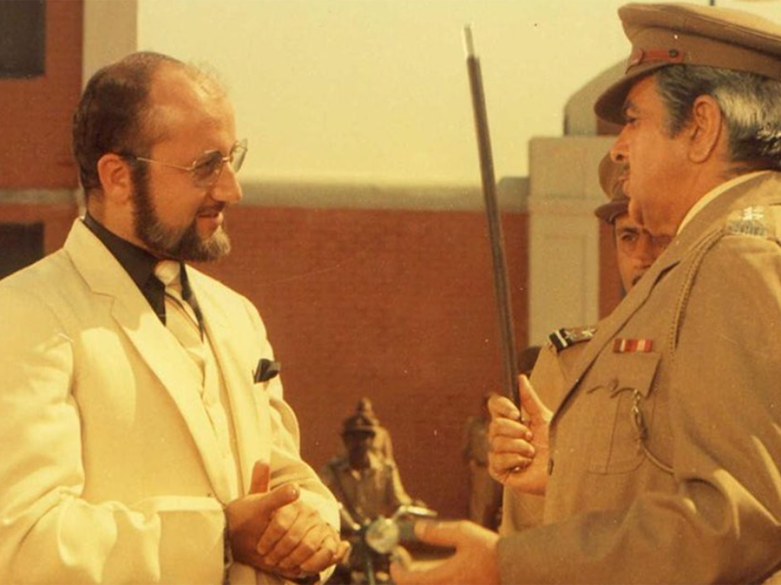 Anupam Kher, Dilip Kumar in 'Karma' (Photo/Instagram/ @anupampkher)