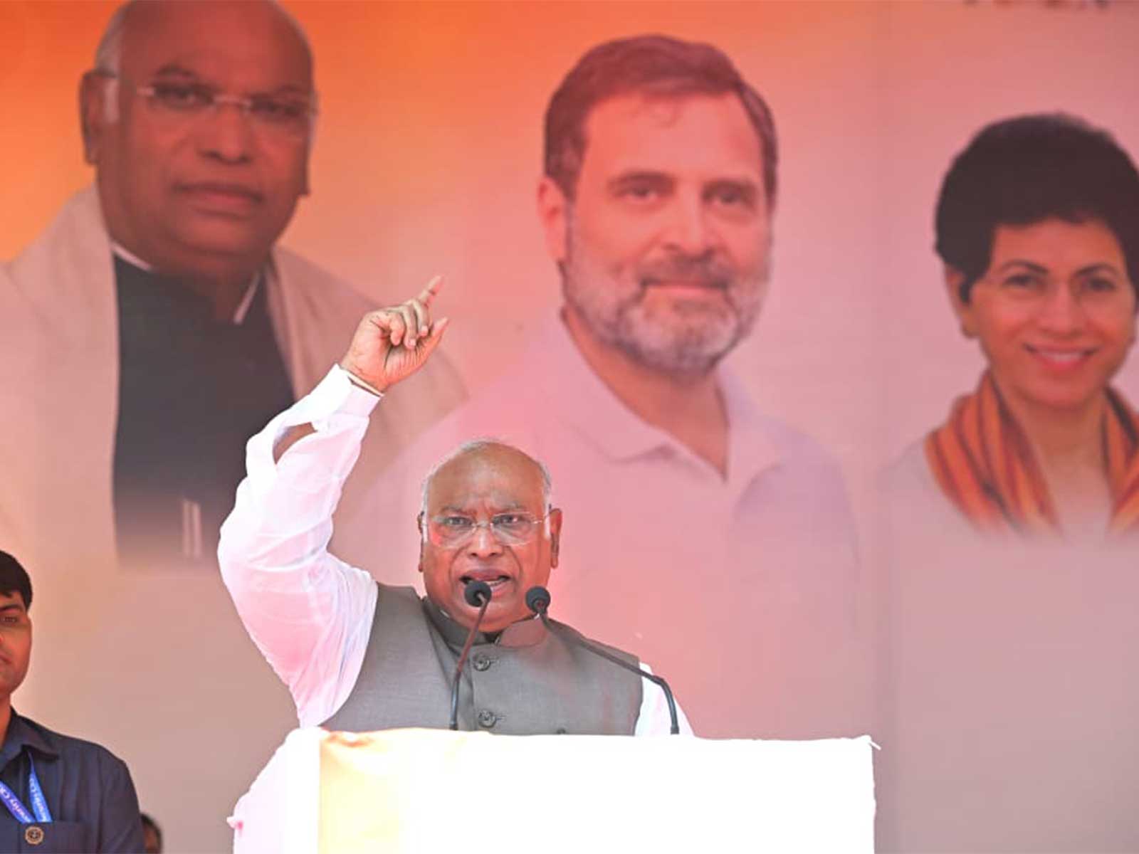 Congress National President Mallikarjun Kharge  (Photo/@INCIndia)