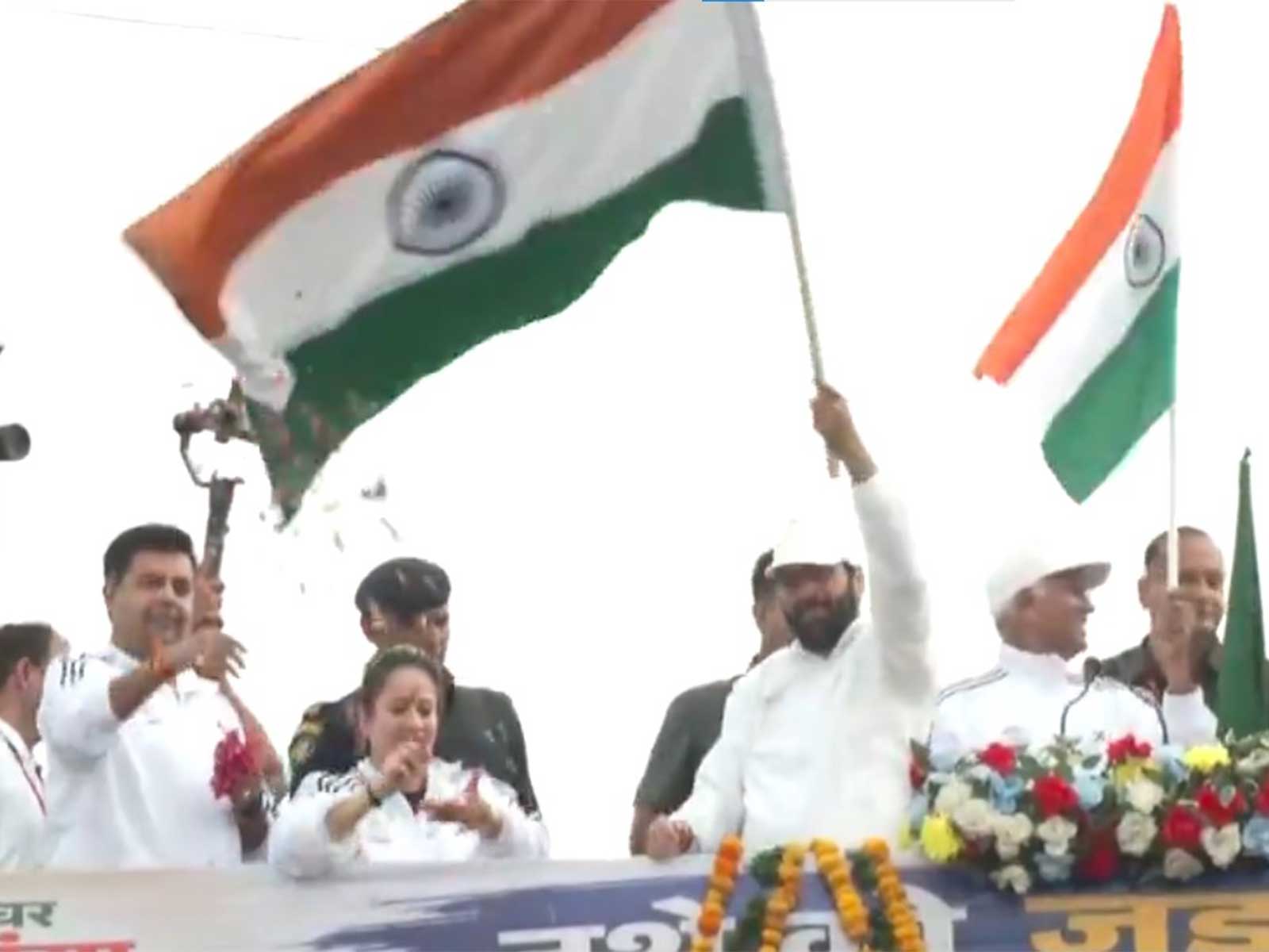 Haryana CM flags off Narnaul half marathon (Photo/ANI) Haryana CM flags off Narnaul half marathon (Photo/ANI)