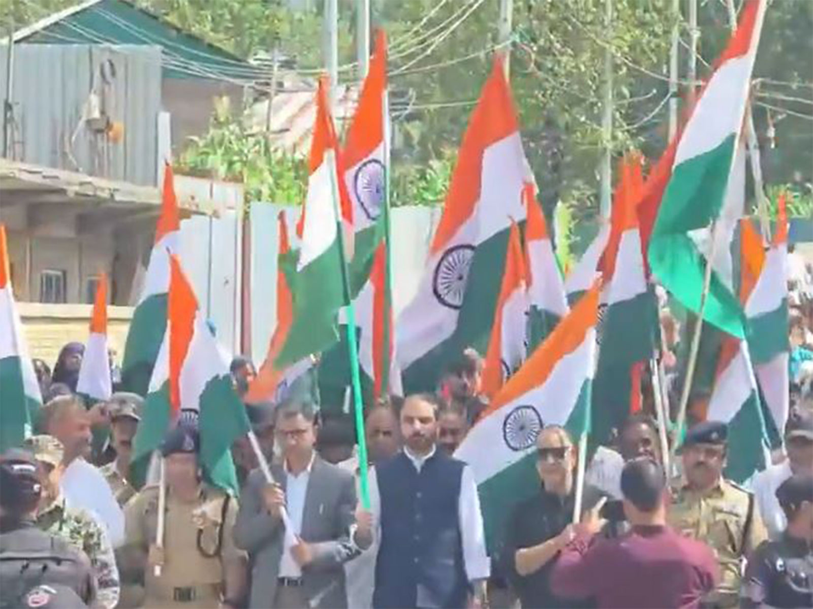 Participants enthusiastically carrying the National Flag in Tiranga rally (Photo/ANI) Participants enthusiastically carrying the National Flag in Tiranga rally (Photo/ANI)