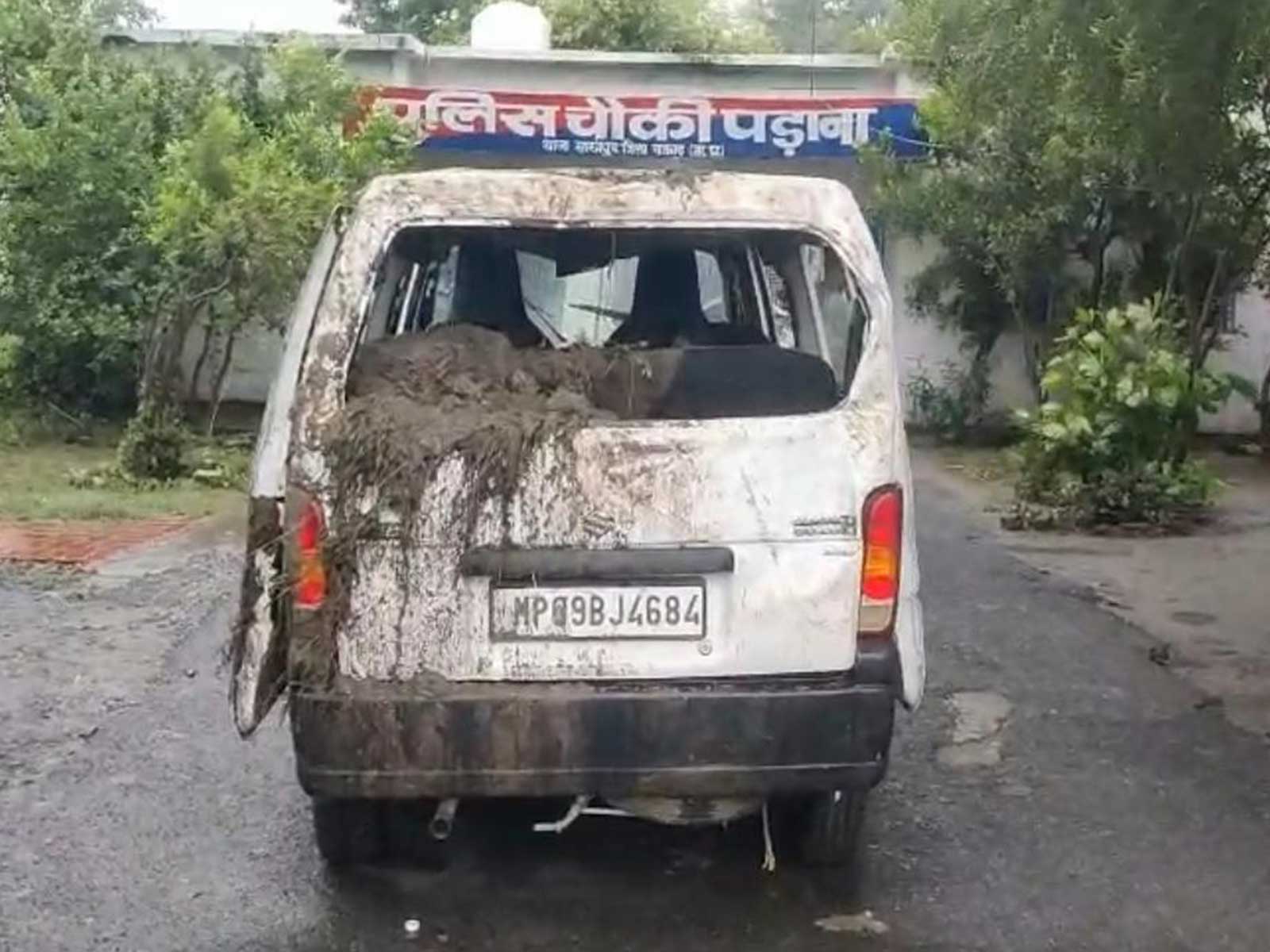 MP: Damaged vehicle after rescue operation (Photo/ANI) MP: Damaged vehicle after rescue operation (Photo/ANI)