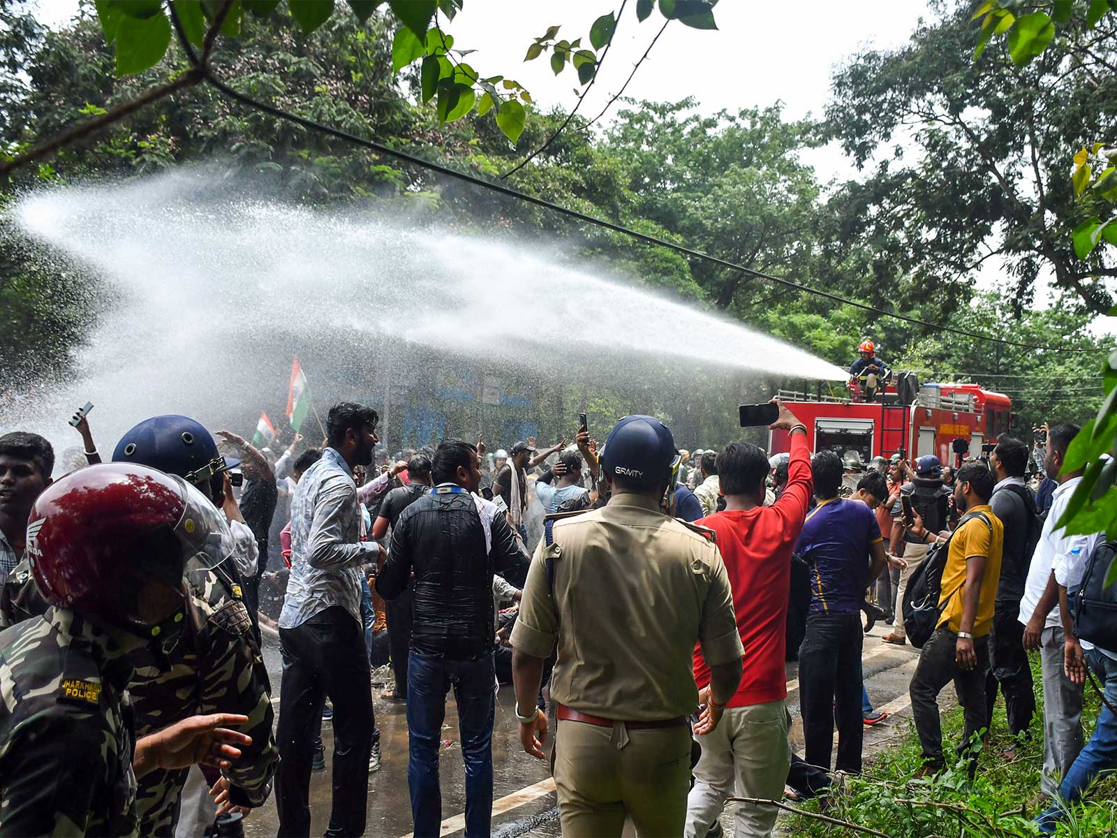 Ranchi Police uses water cannon against Protestors (Photo/ANI) Ranchi Police uses water cannon against Protestors (Photo/ANI)