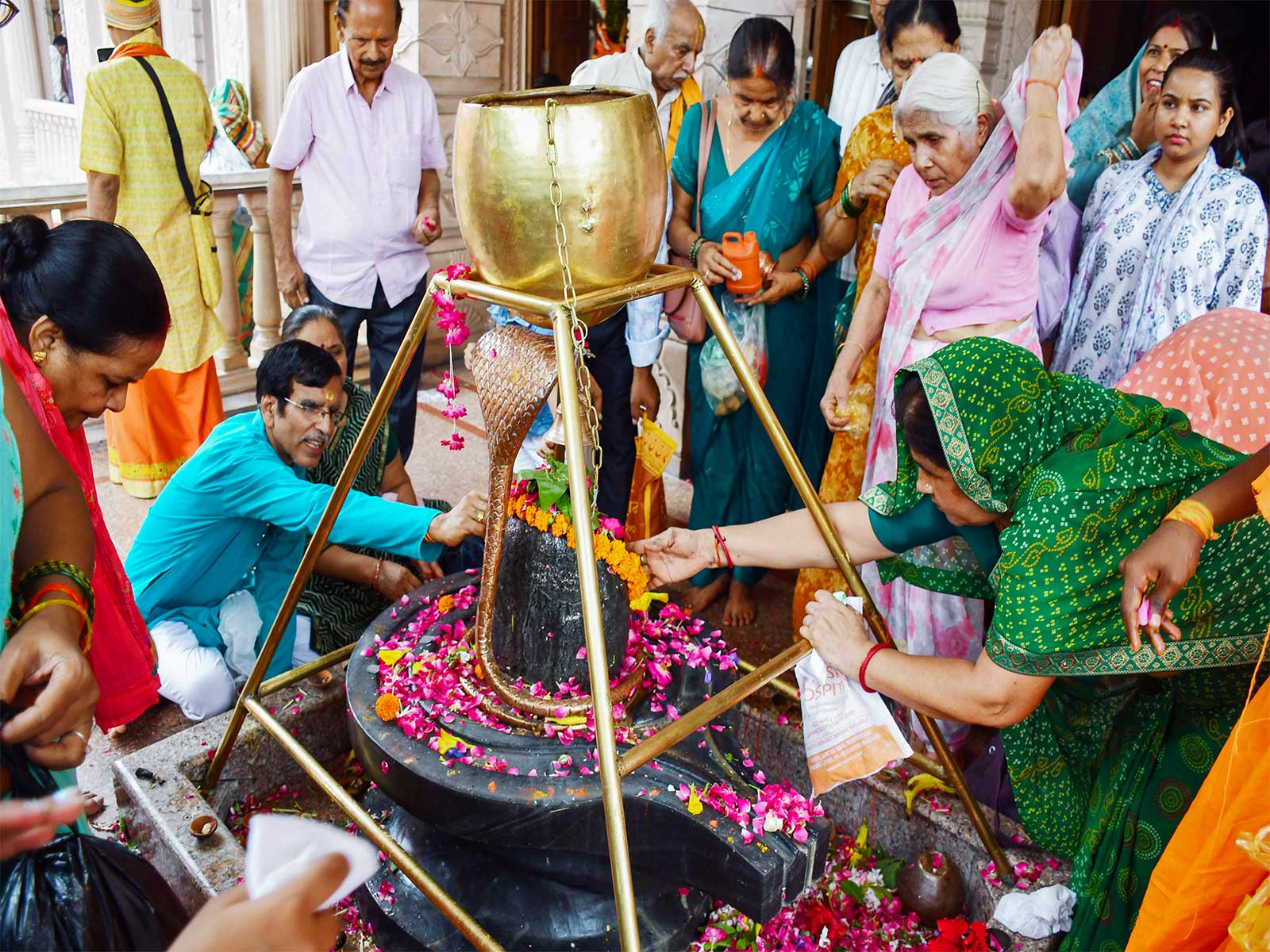 Devotees across India offer prayers on Sawan Shivratri (PhotoANI)