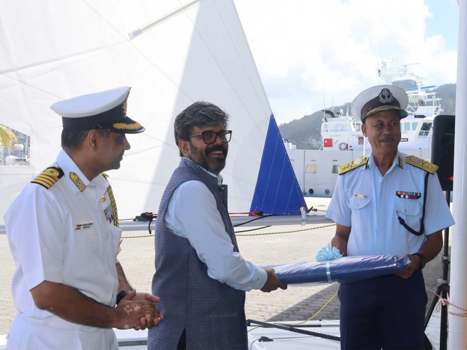 India hands over five laser radial boats to Seychelles (Photo/X@hci_seychelles) India hands over five laser radial boats to Seychelles (Photo/X@hci_seychelles)